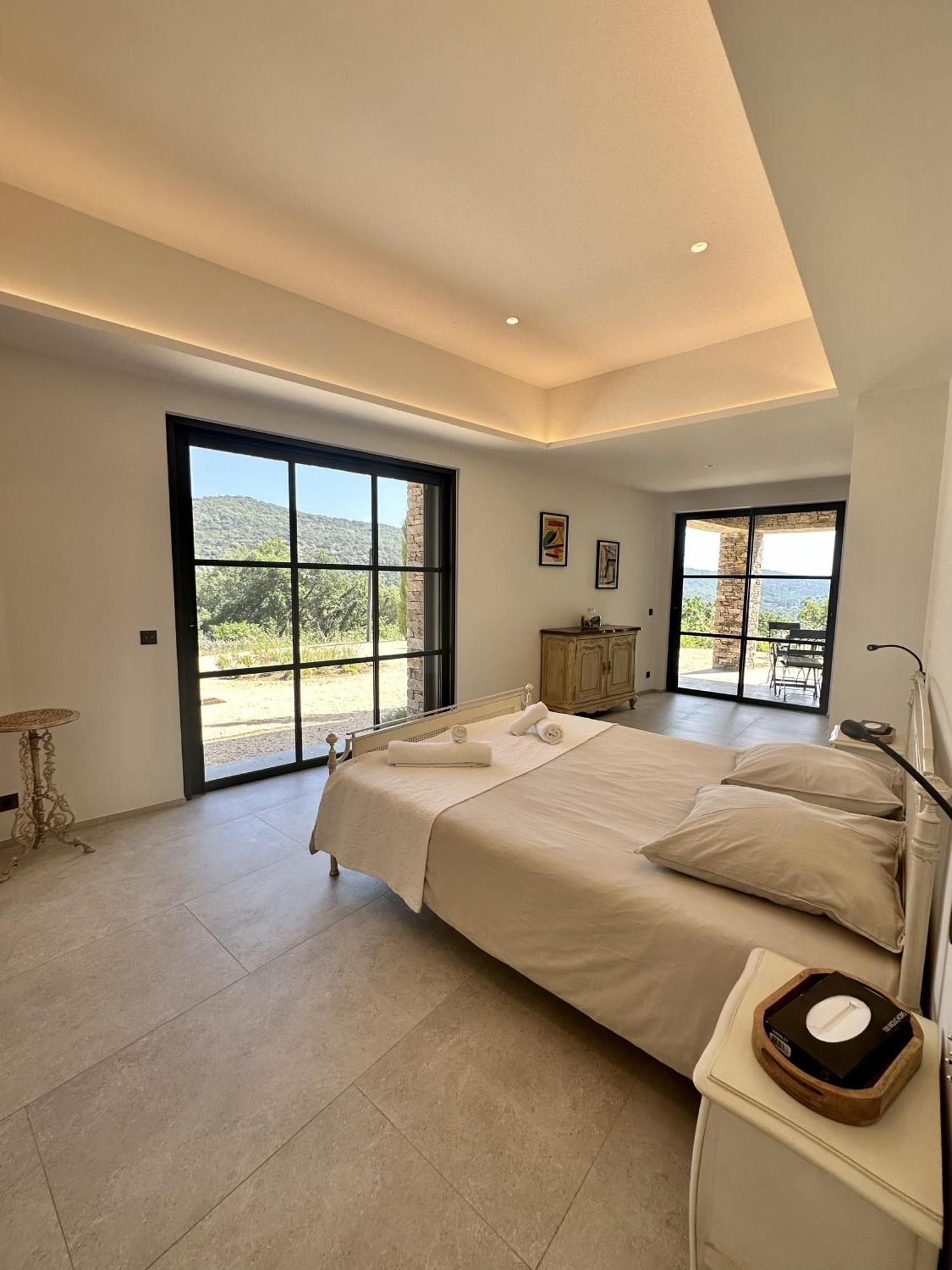 Le Mas Saint Michel Grimaud Bed and Breakfast Esterno foto